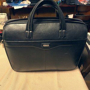 LE Sands 17-inch Black Deluxe Lawyer Doctor